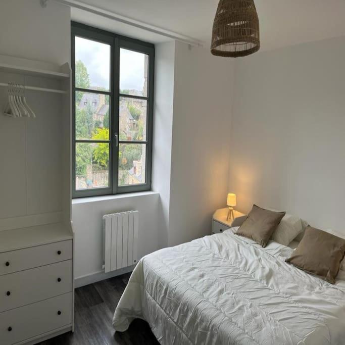 Michel Apartment Динан Екстериор снимка