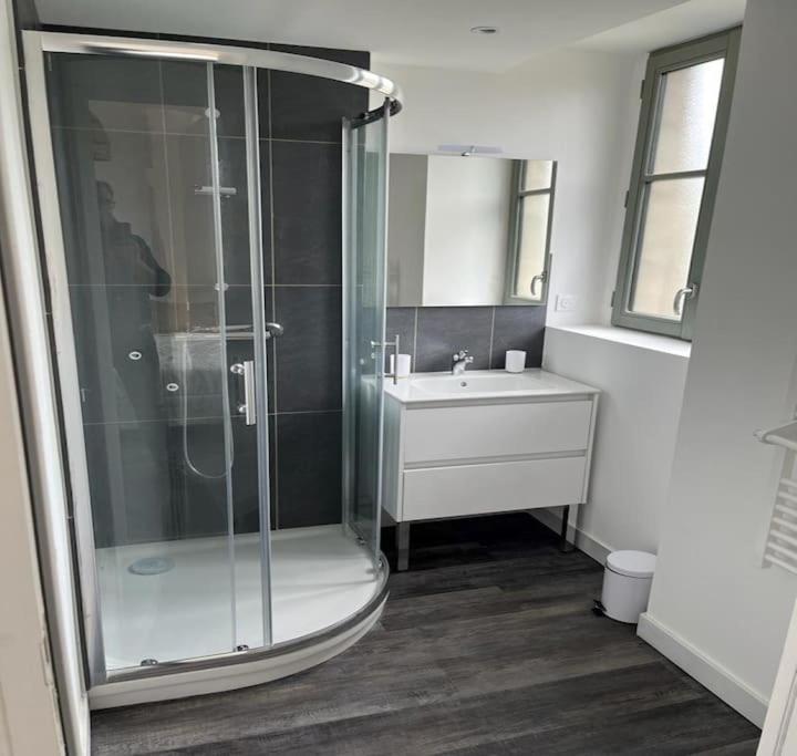 Michel Apartment Динан Екстериор снимка